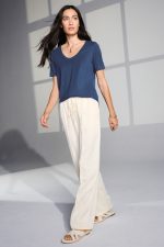 MERCER+METTLE™ WOMEN’S STRETCH JERSEY RELAXED SCOOP - Image 5